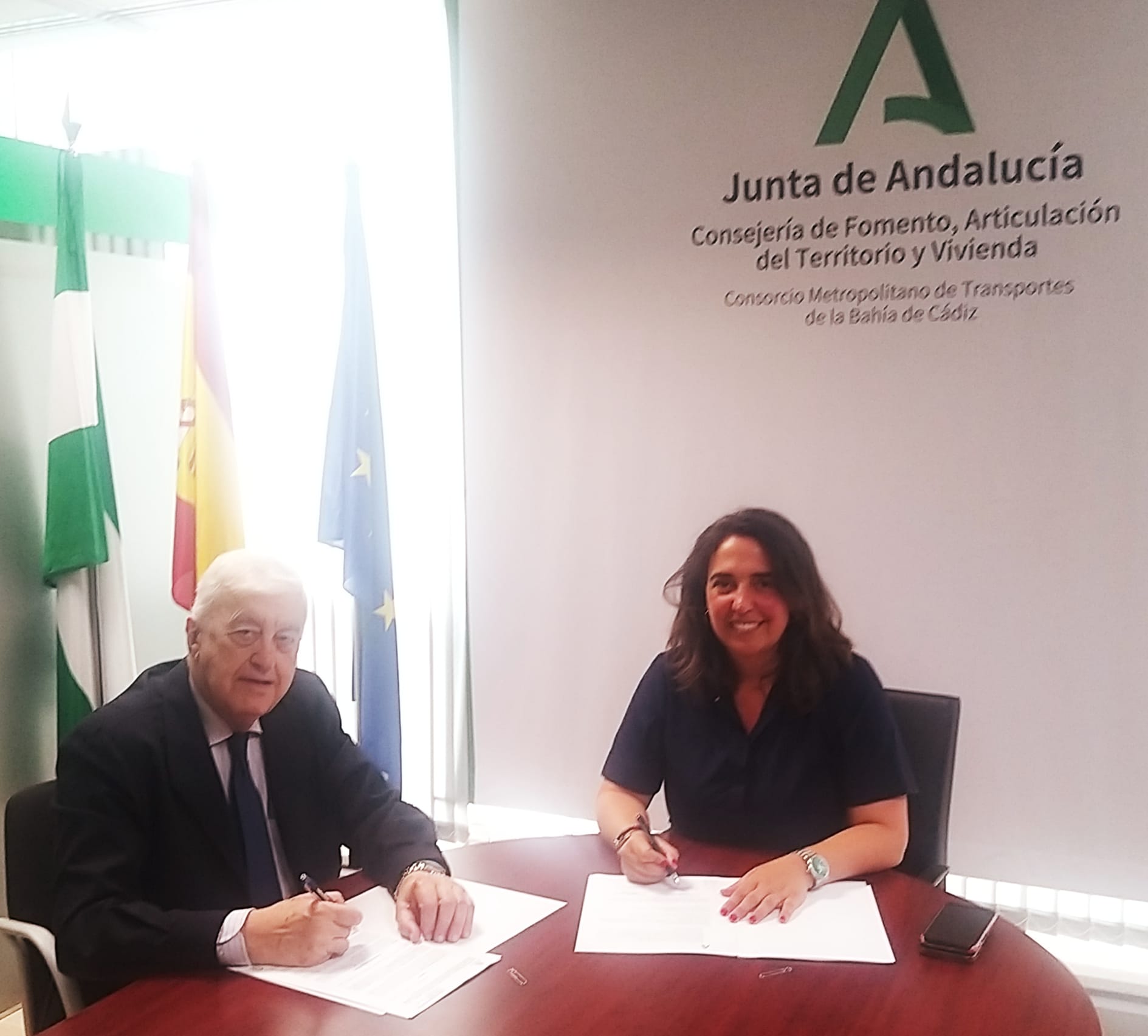 La Junta renueva el servicio marítimo de la Bahía de Cádiz con un nuevo contrato de 7,2 millones de euros